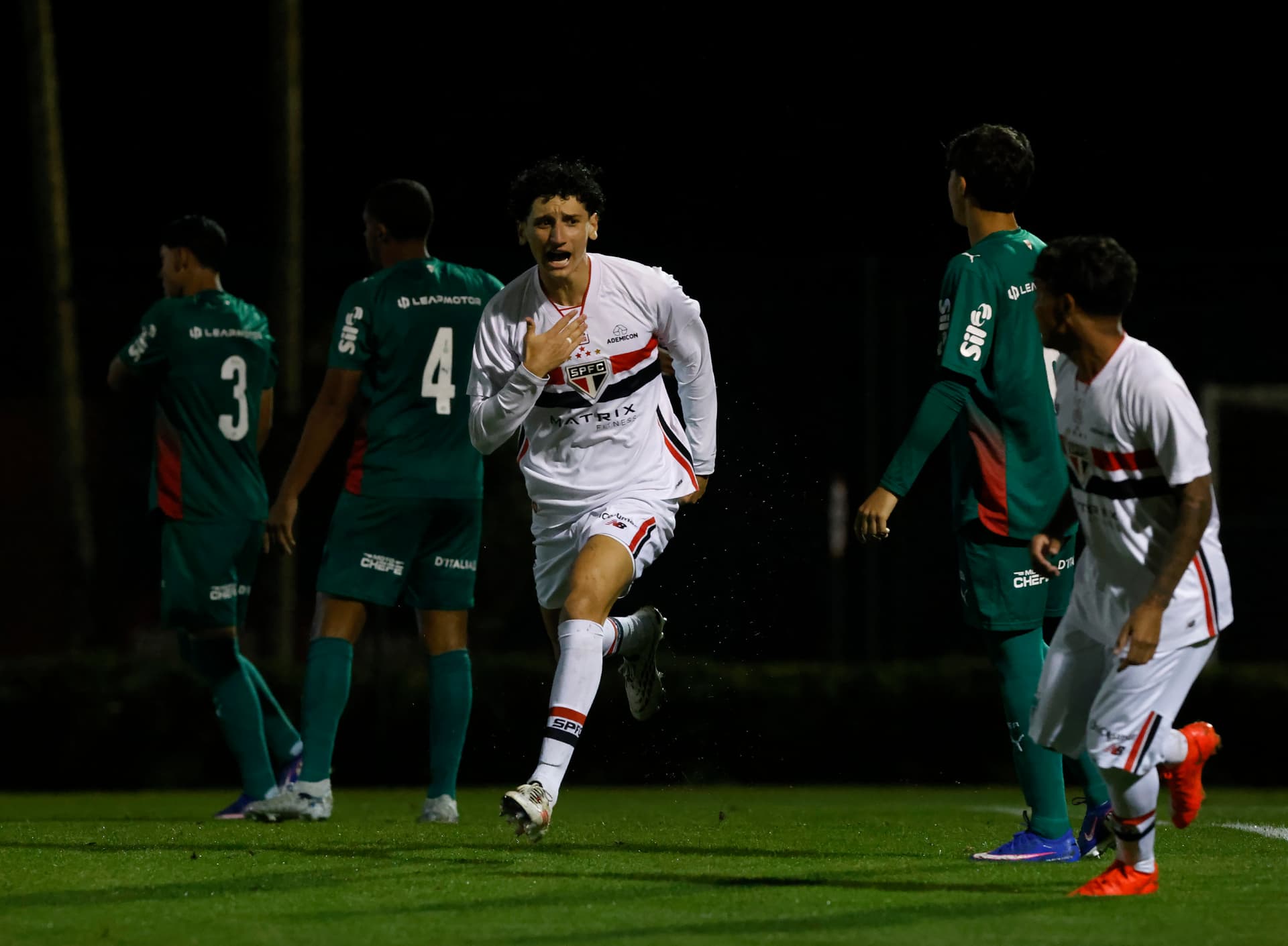 São Paulo Sub-17 vence o Palmeiras em Cotia