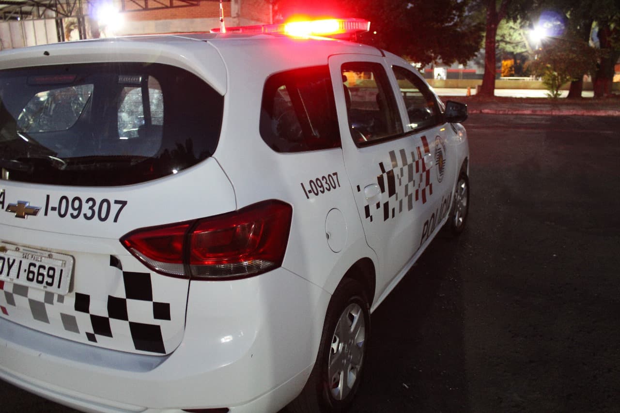 Filho preso após ameaçar matar a mãe em Marília