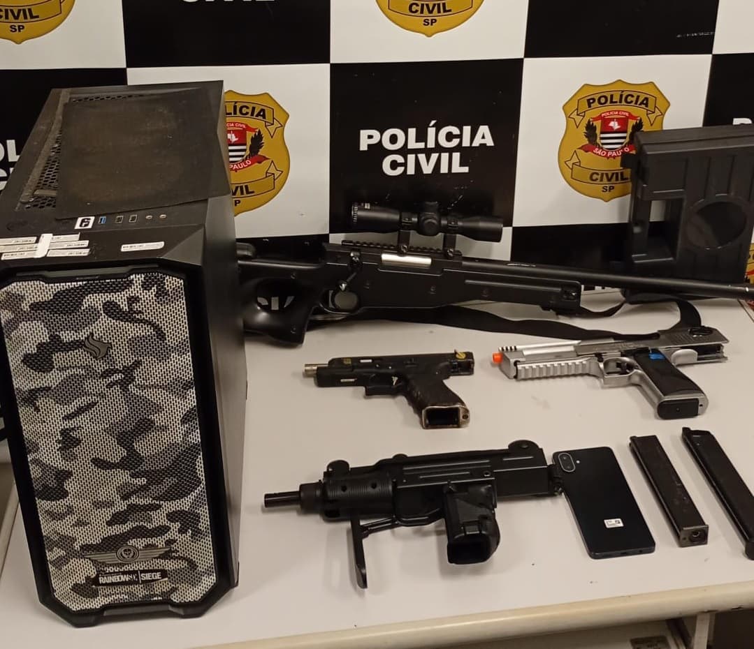 Jovem suspeito de filmar mulheres em banheiro