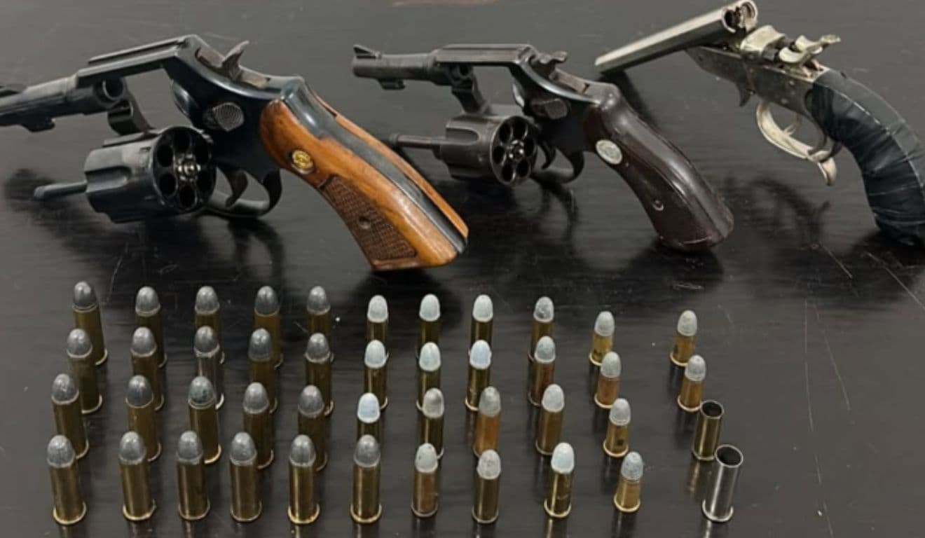Homem atira após briga por som e é preso