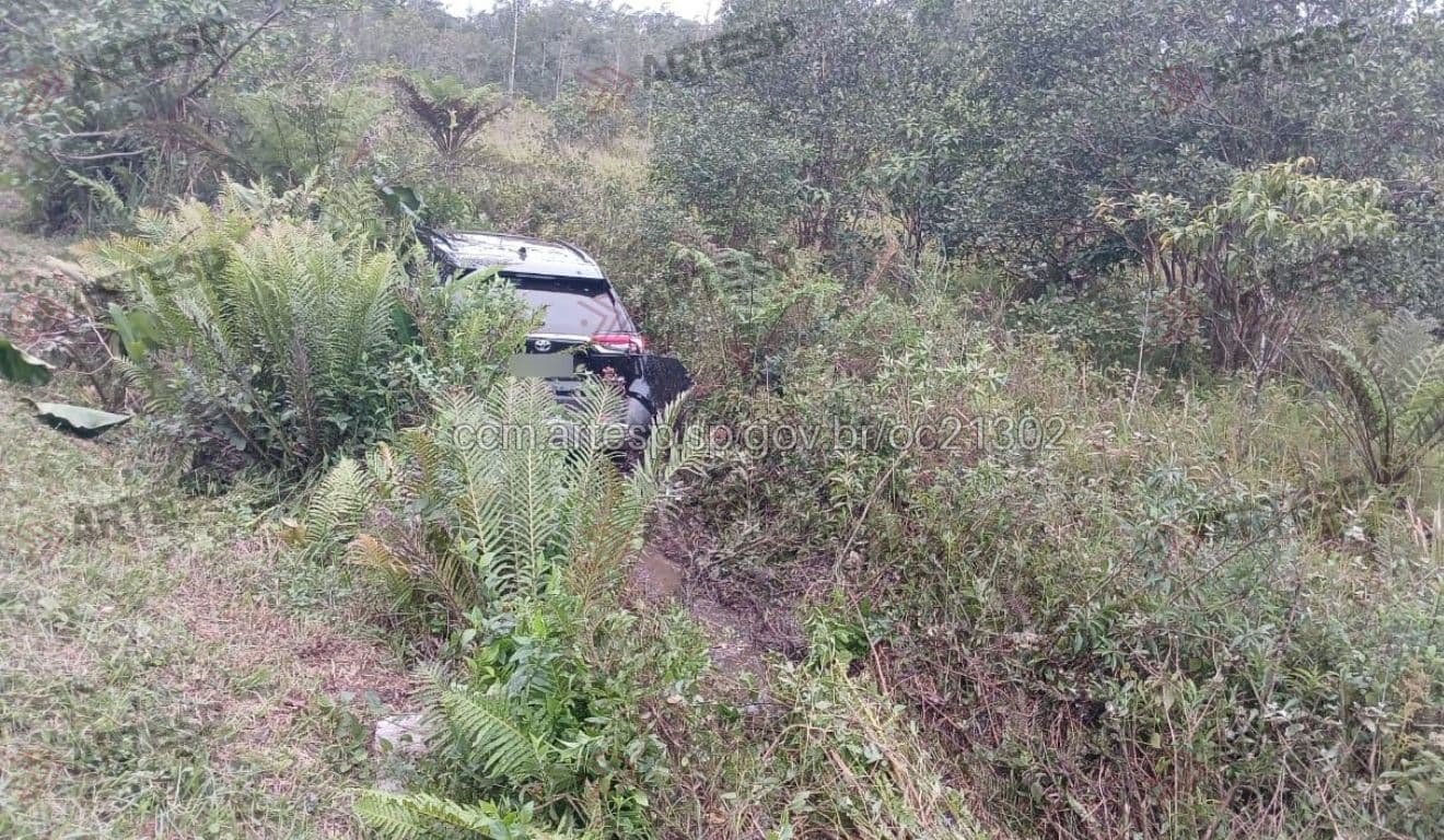 Motorista perde controle em rodovia de Santos