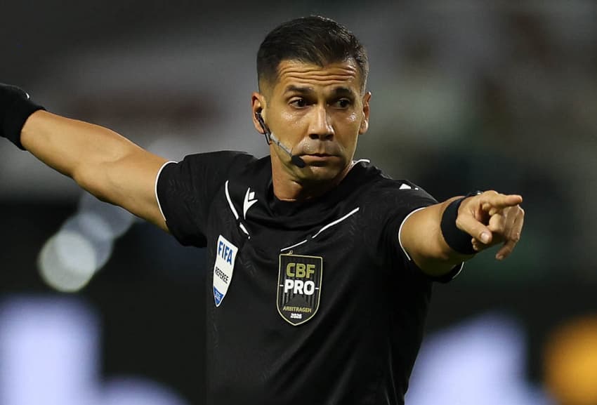 CBF escala árbitro para Palmeiras x Santos