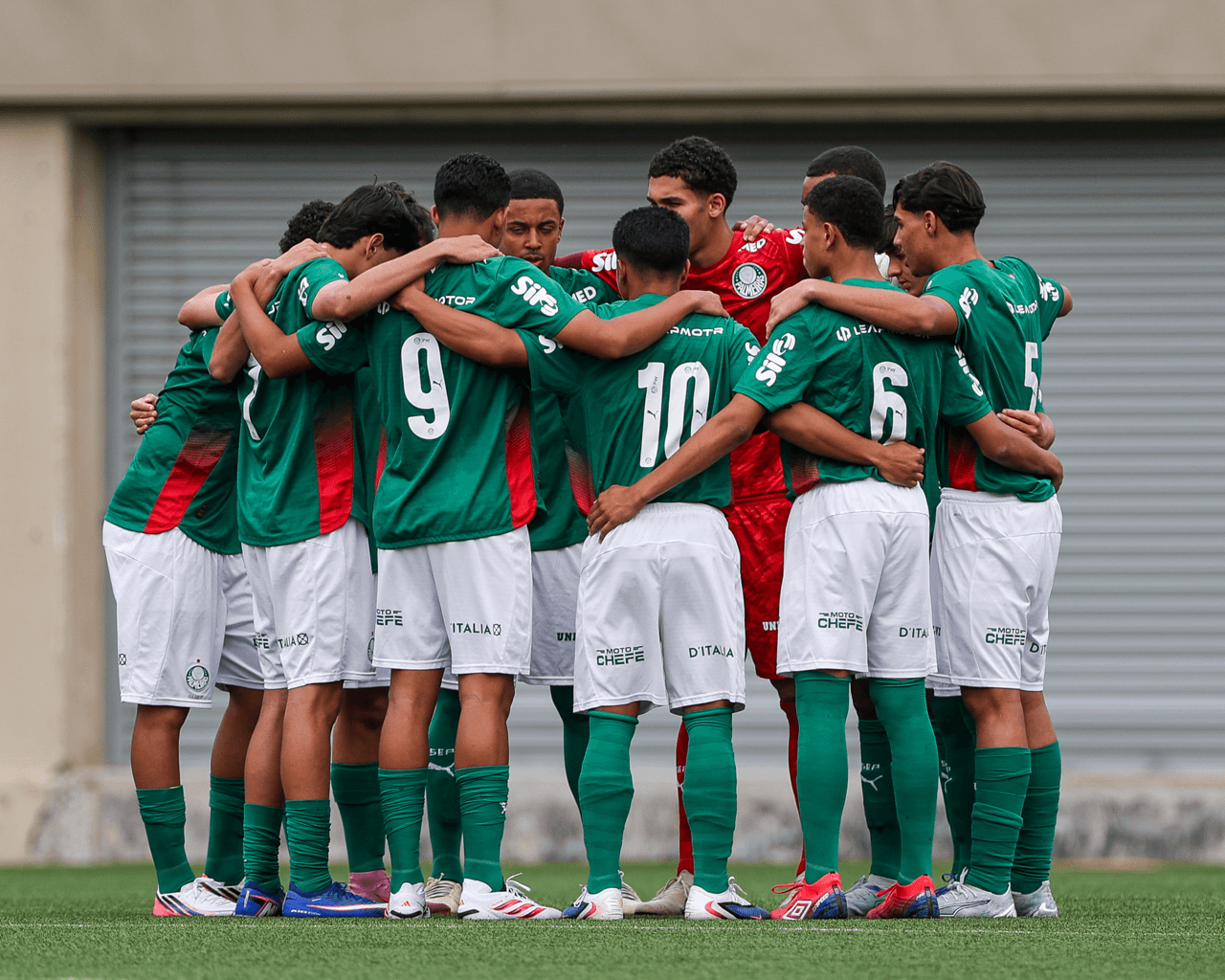 Palmeiras e Cruzeiro duelam pelo Sub-17