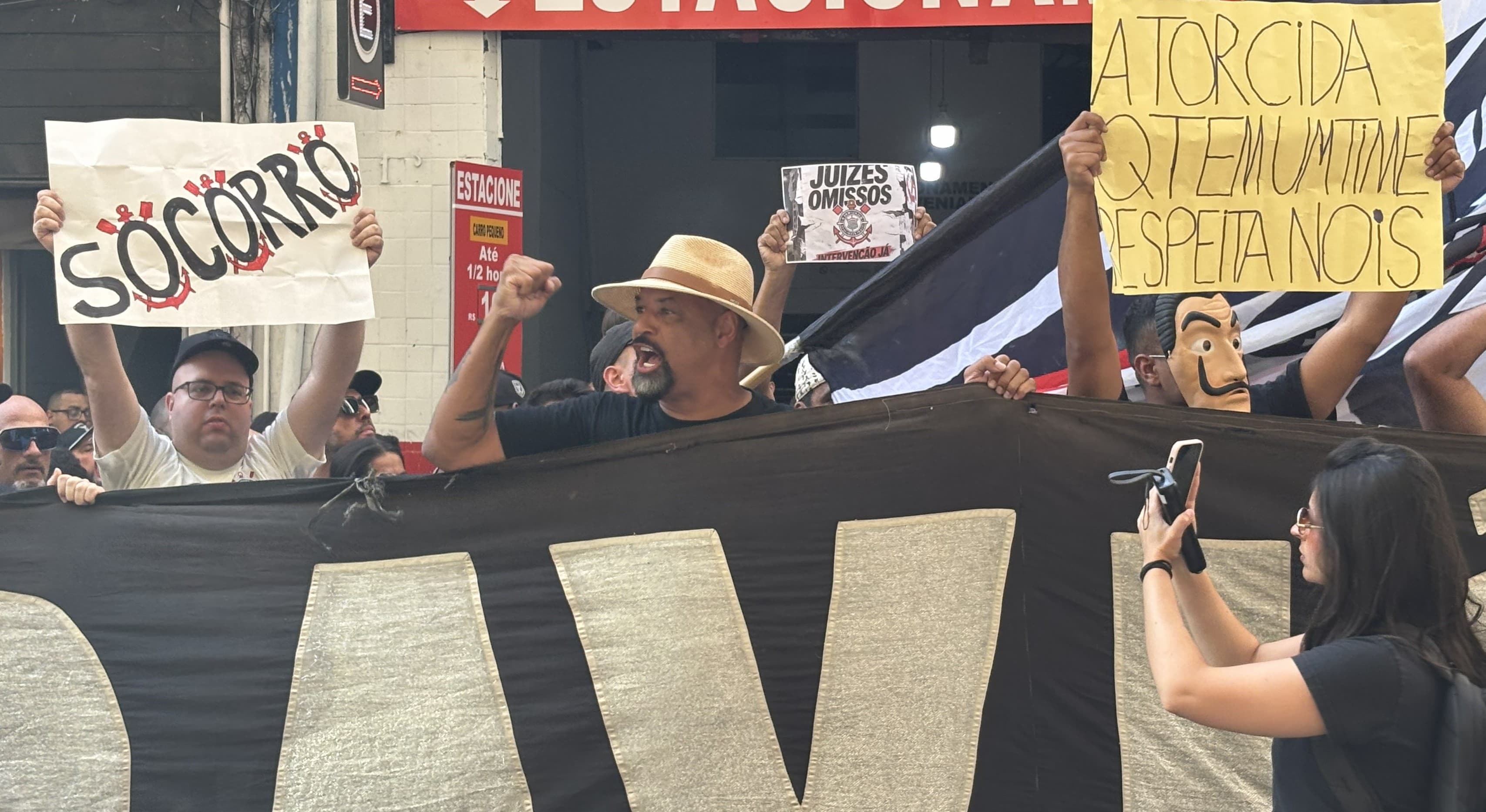 Torcida do Corinthians pede intervenção judicial ao MP-SP