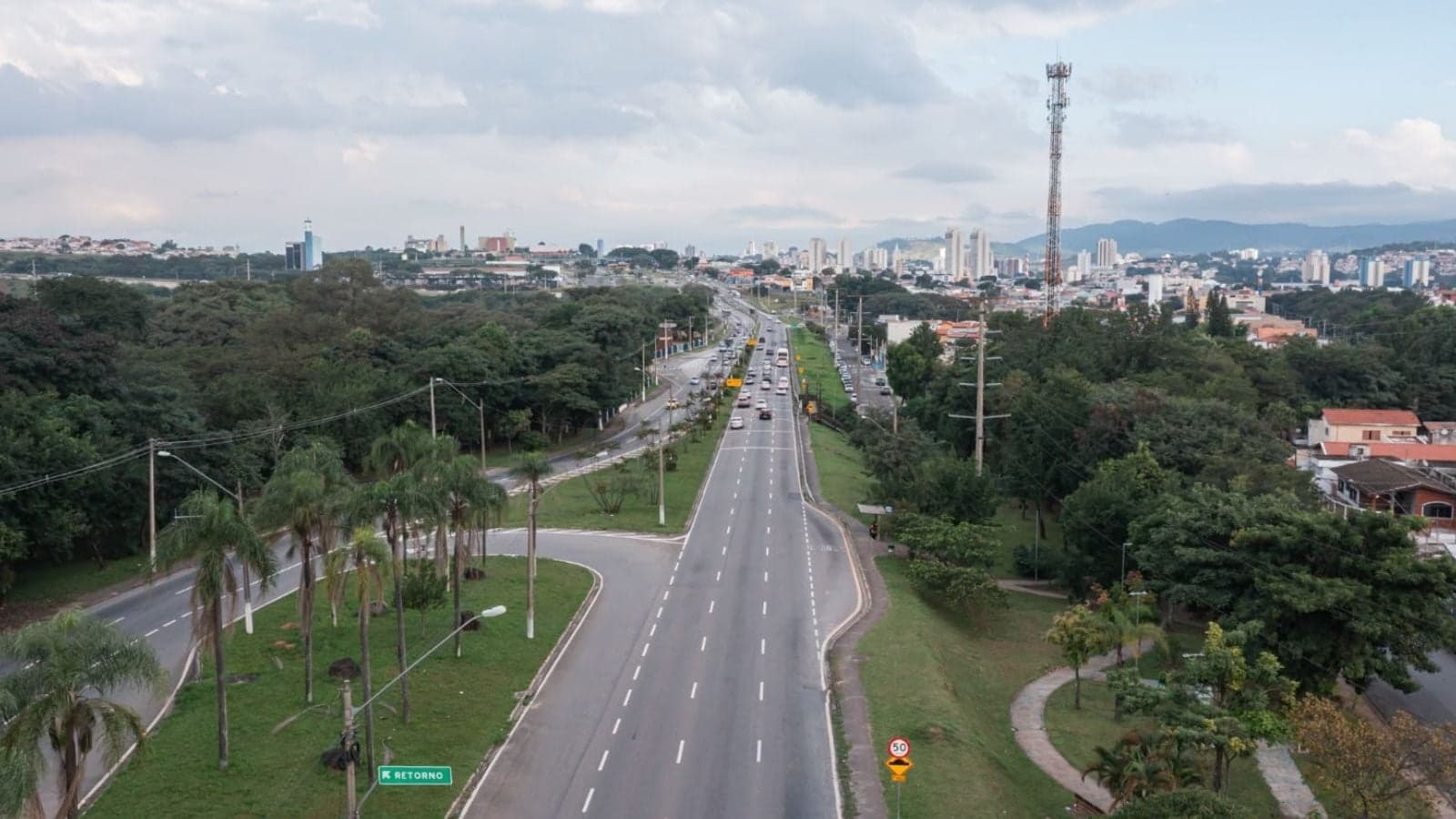 Jundiaí e DER debatem melhorias em pontos de ônibus