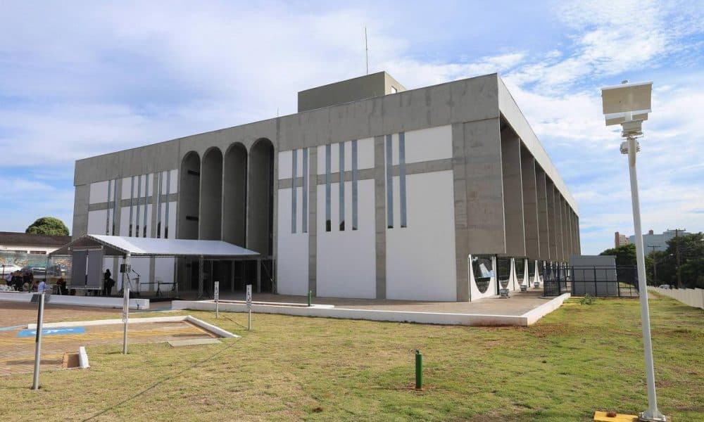 Adolescente detido com revólver em obra de Rio Preto