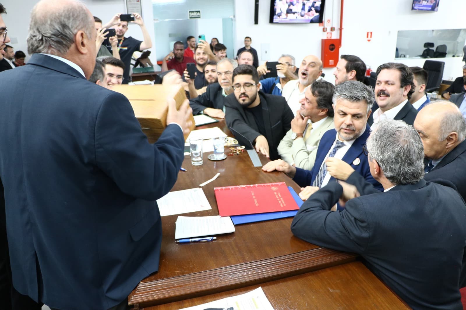 Câmara entra em recesso com 304 itens pendentes