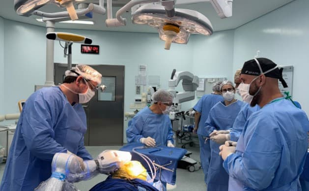 Primeira cirurgia robótica em neurocirurgia