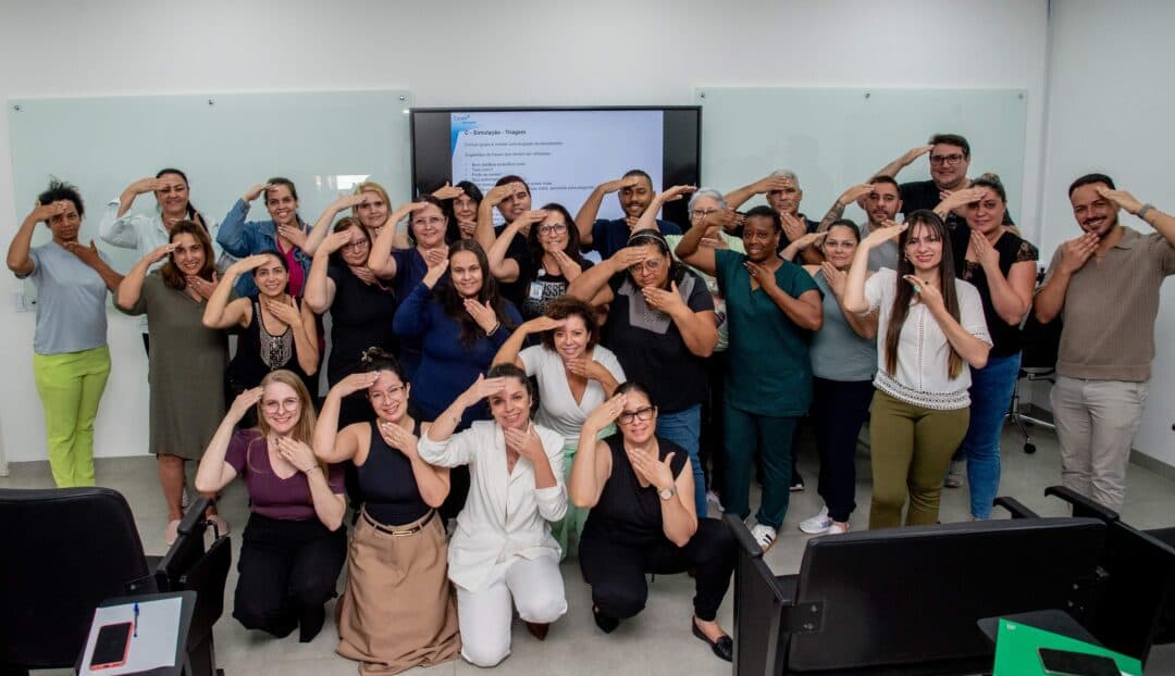 Saúde de Rio Claro capacita equipes em Libras