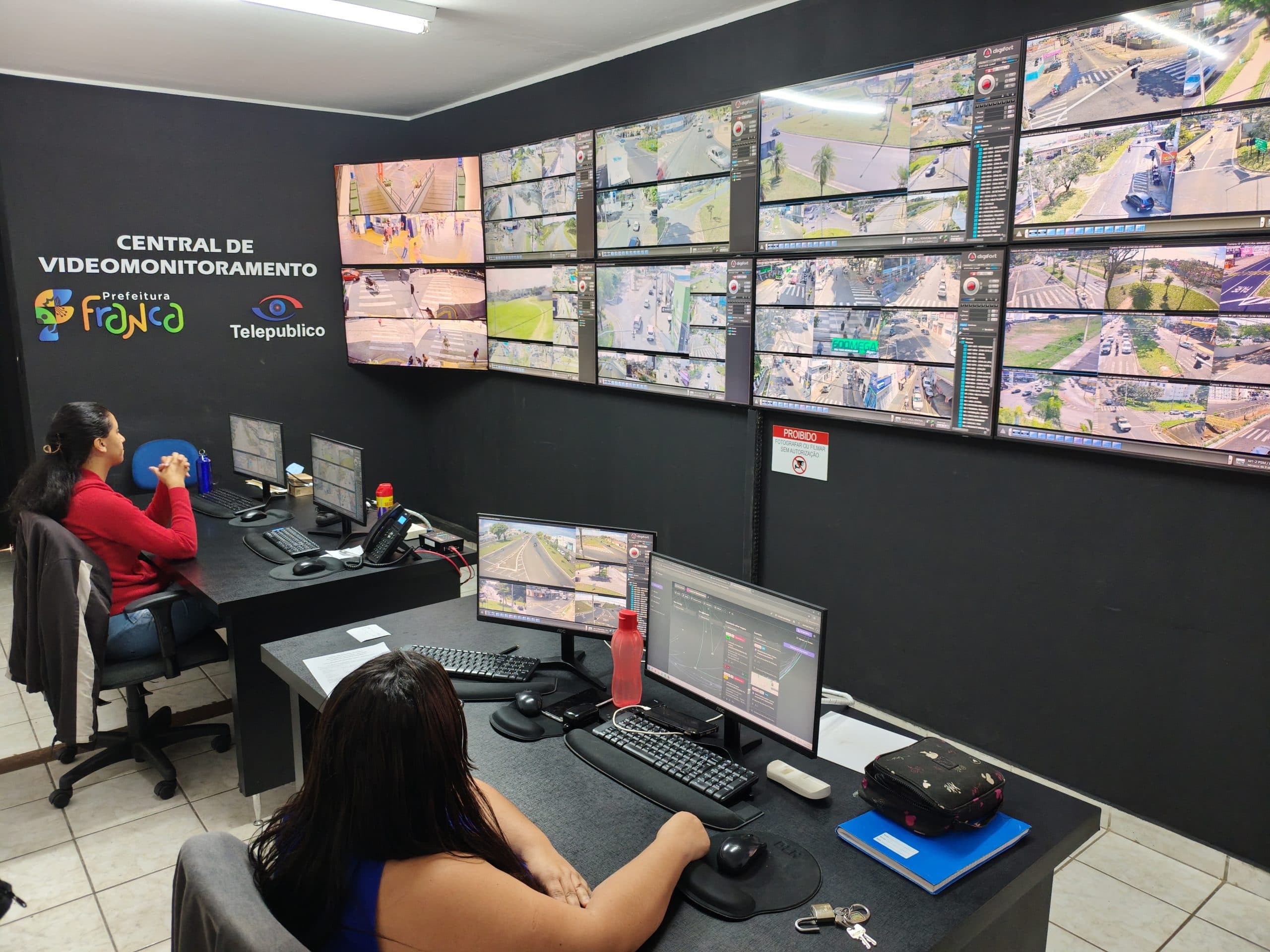 Muralha Paulista prende 18 e recupera estátua