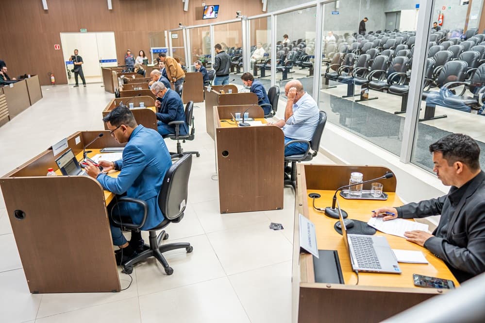 Câmara aprova requerimentos sobre serviços públicos