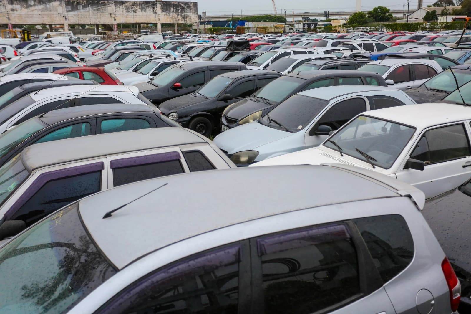 Leilão de veículos acontece em Mogi das Cruzes
