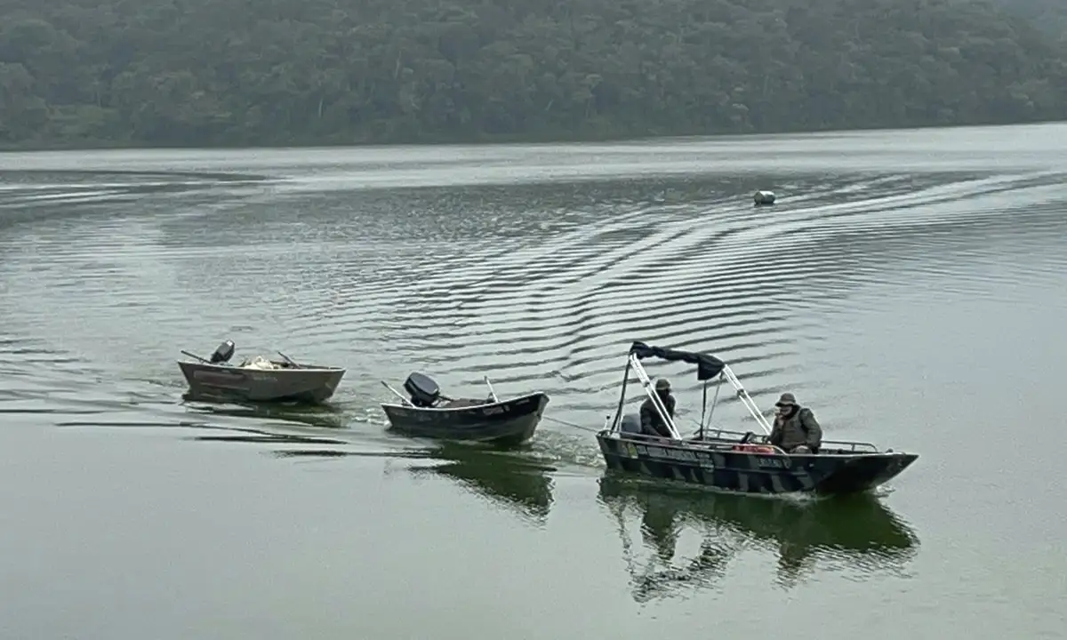 GCM apreende redes ilegais na Represa Billings