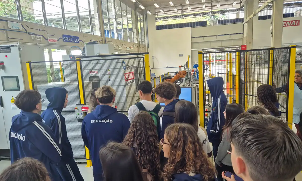 Estudantes visitam Senai de São Caetano do Sul