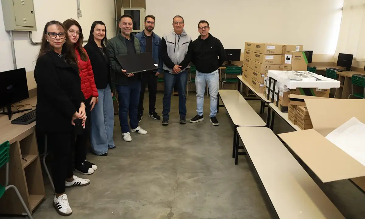 Santo André instala 200 computadores em escolas municipalizadas