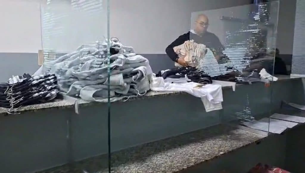 Motorista sem CNH é detido com mercadorias irregulares