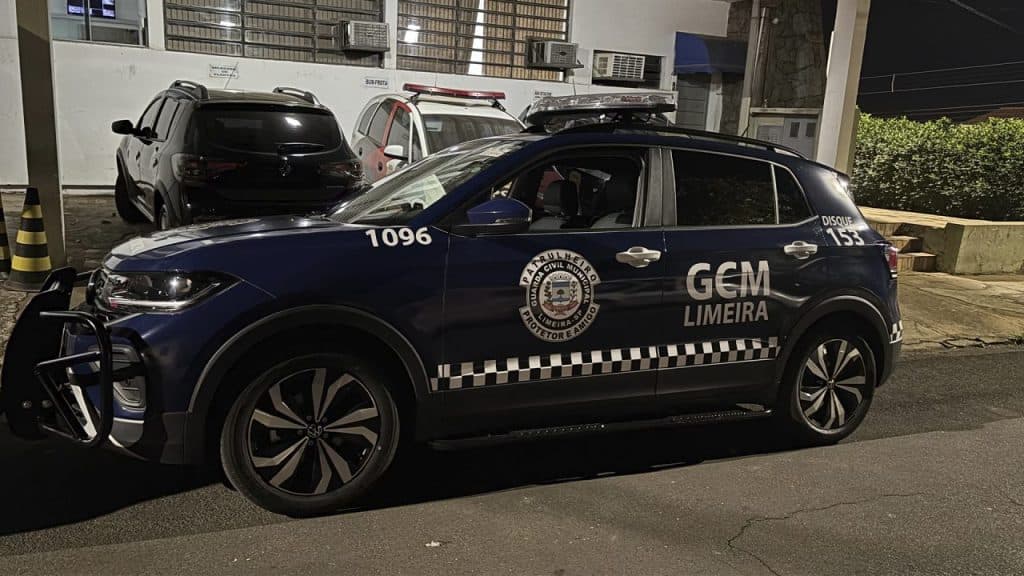 Jovem é preso após companheira ser encontrada ferida durante ocorrência de violência doméstica