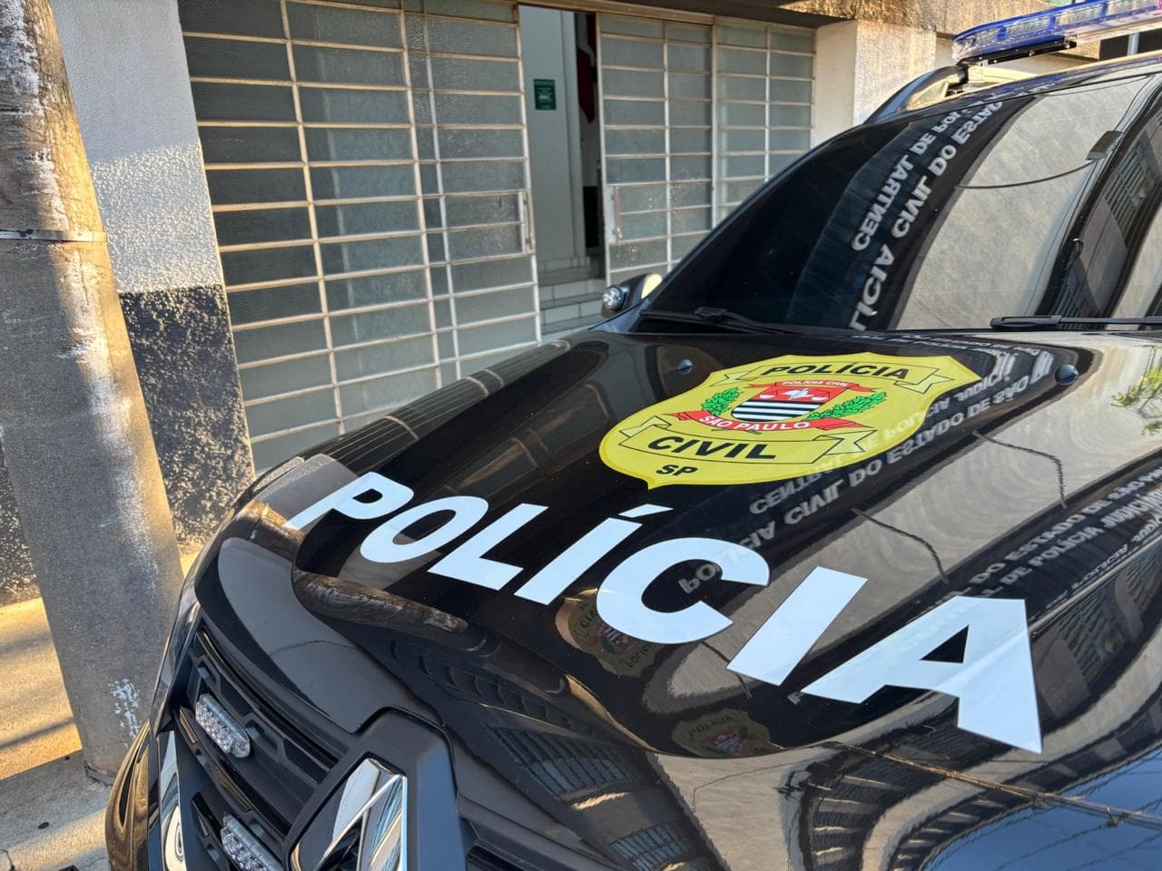 Empresária denuncia golpe em loja de pneus