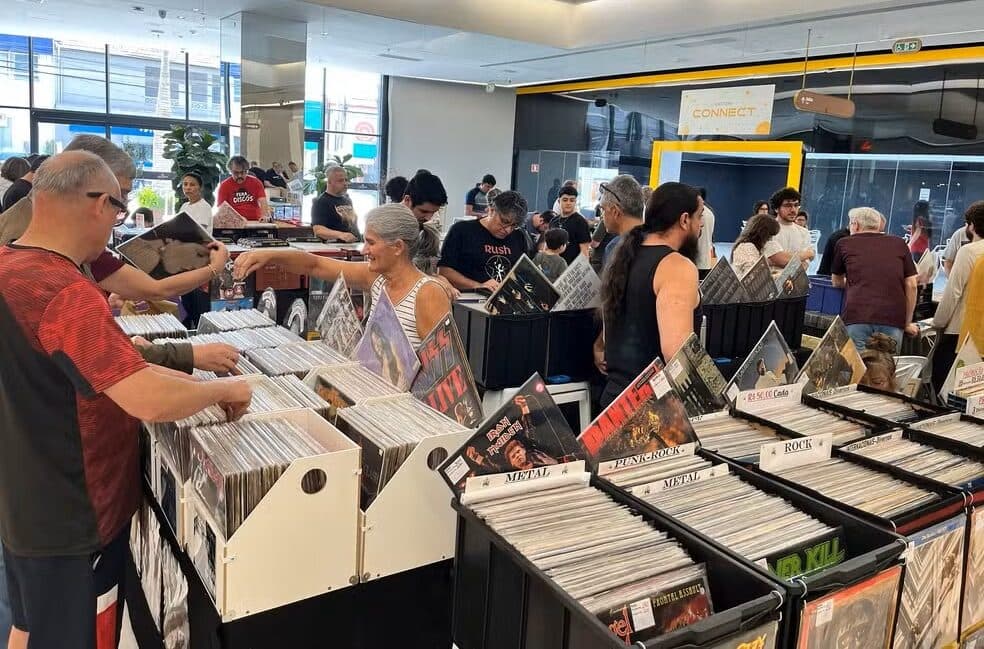 Feira do Disco reúne 10 mil itens em Mogi