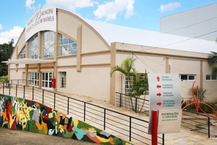 Teatro Municipal de Vinhedo celebra 20 anos com programação cultural gratuita