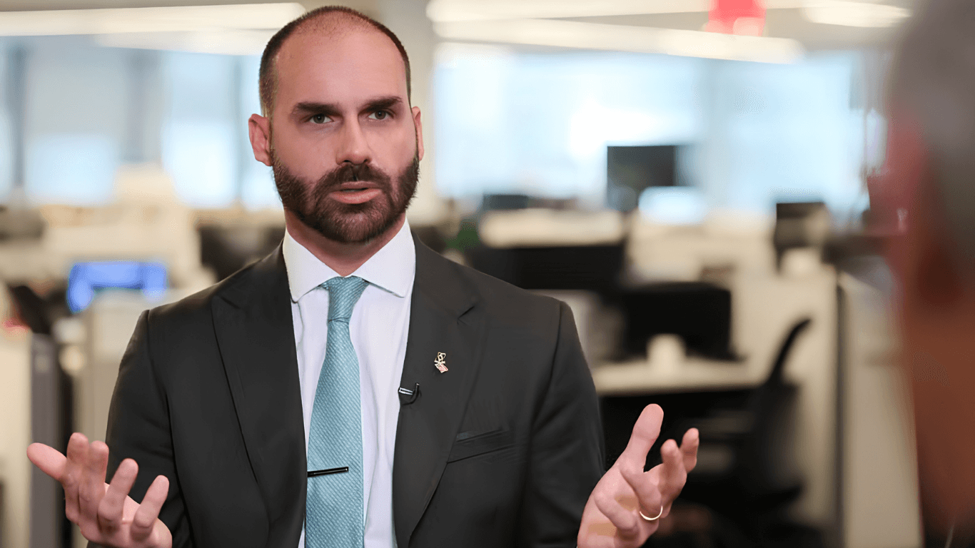 Eduardo Bolsonaro é demitido da PF por abandono de cargo