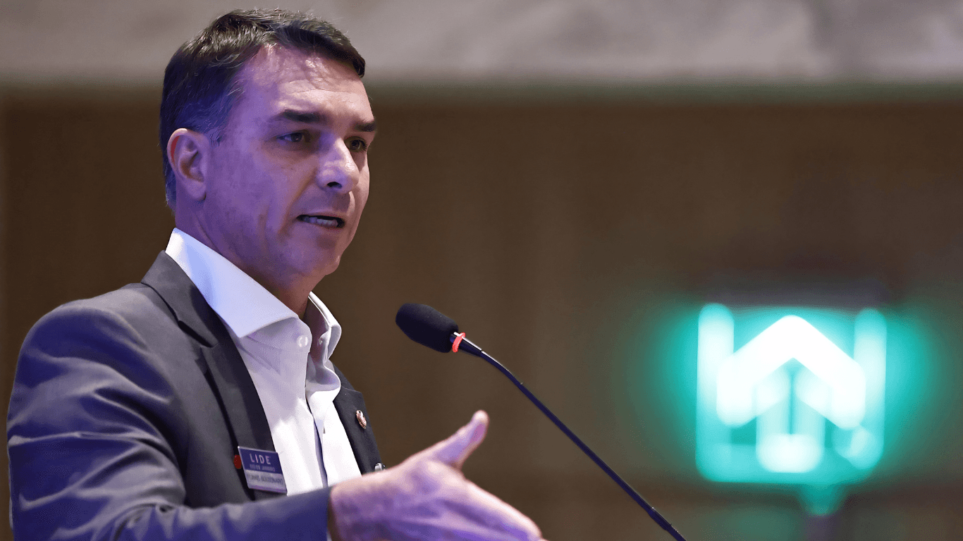 Emenda de Flávio a instituto ligado a condenado entra na mira da PF