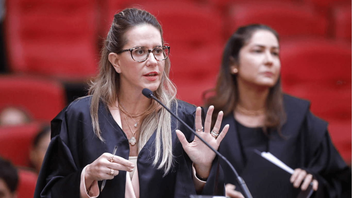 Advogada de Flávio recebeu R$ 33 milhões de fundo