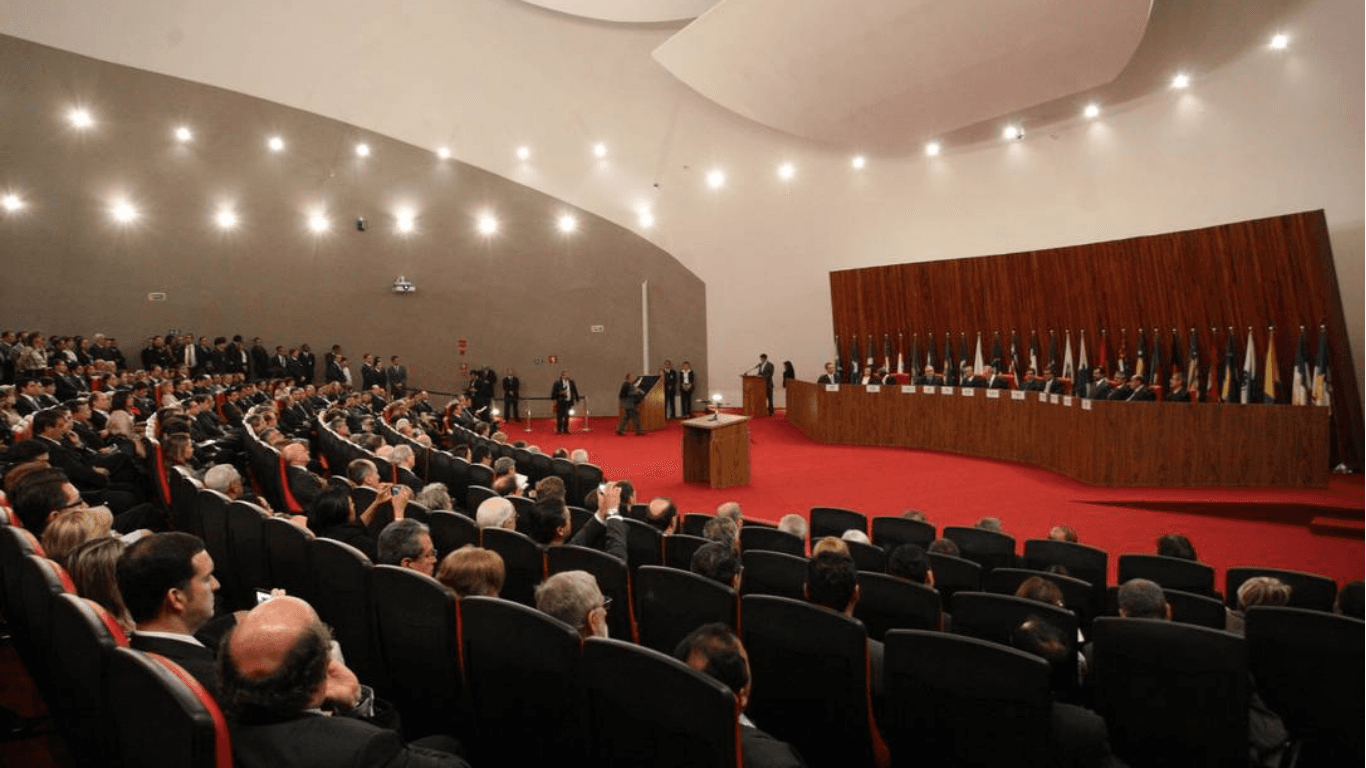 TSE determina remoção de posts que associam PT ao crime organizado
