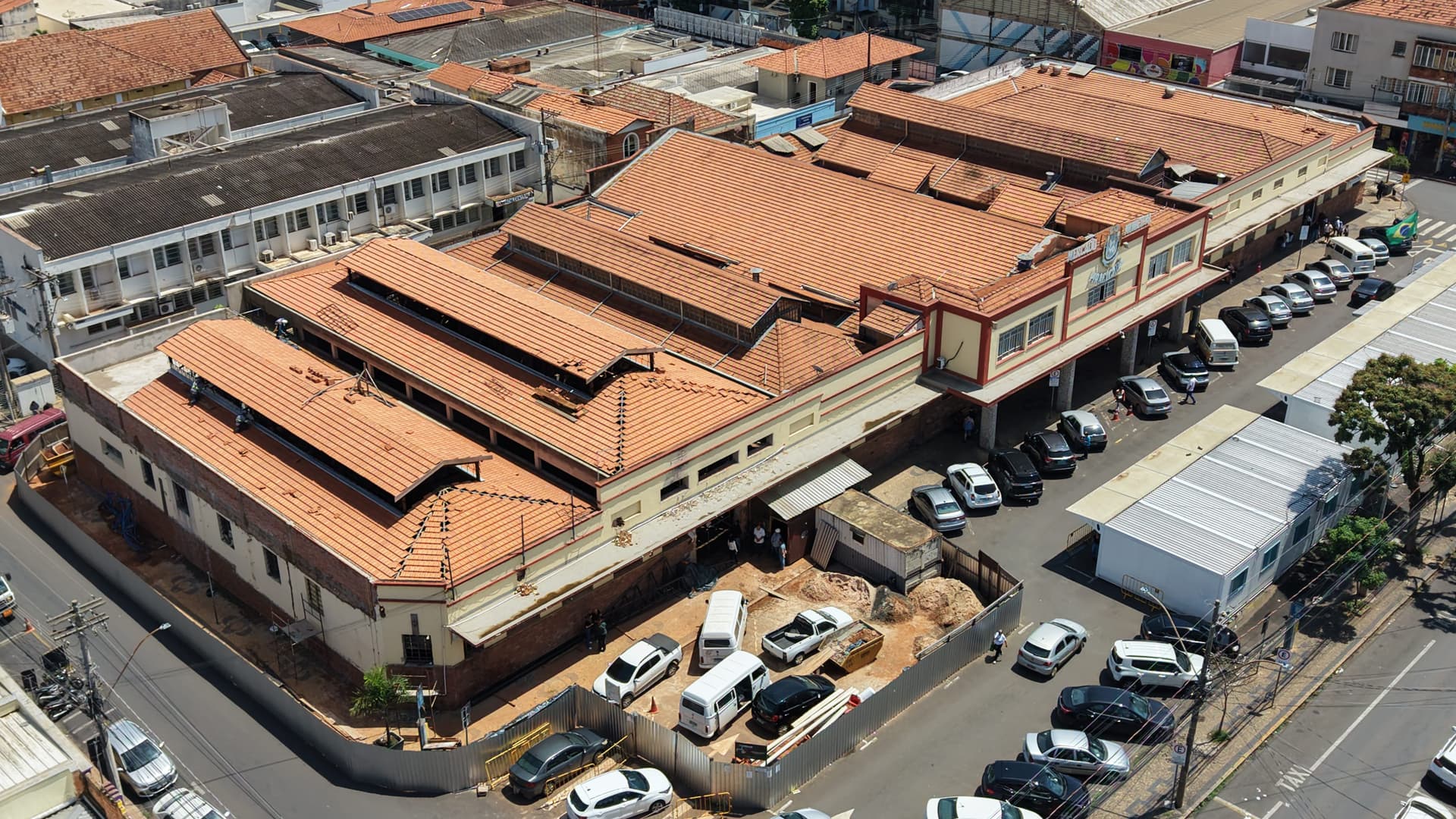 Mercado Municipal de Piracicaba avança na reconstrução após incêndio