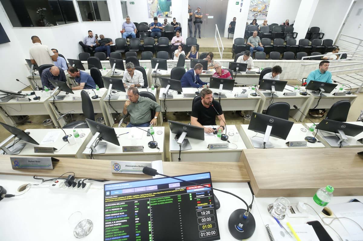 Câmara de Piracicaba aprova projetos sobre proteção de crianças e riscos de apostas