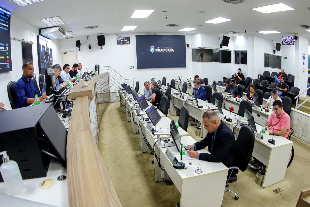 Pavimento, segurança escolar e mobilidade marcam sessão da Câmara