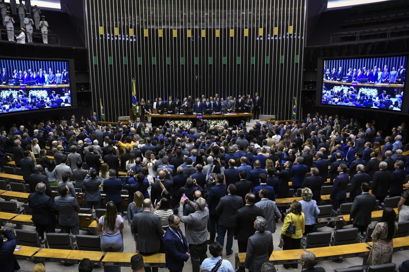 Quase 90% dos deputados federais pretendem disputar a reeleição em 2026