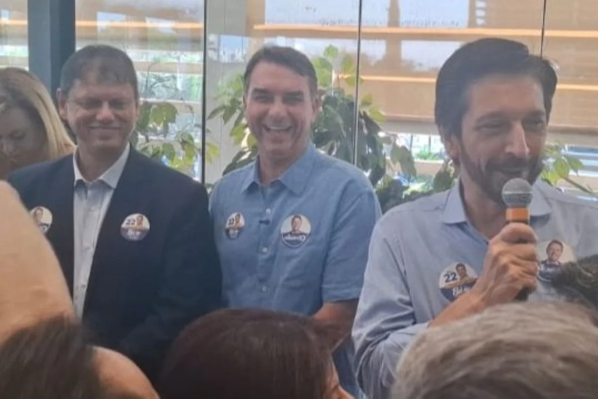 Em aliança na capital, Nunes promete "exército disposto a lutar" a Tarcísio e Flávio Bolsonaro