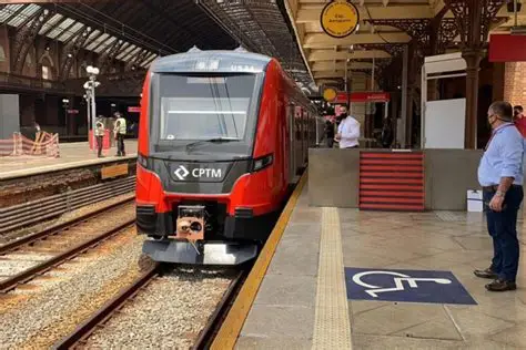 Ferroviários da CPTM aprovam indicativo de greve