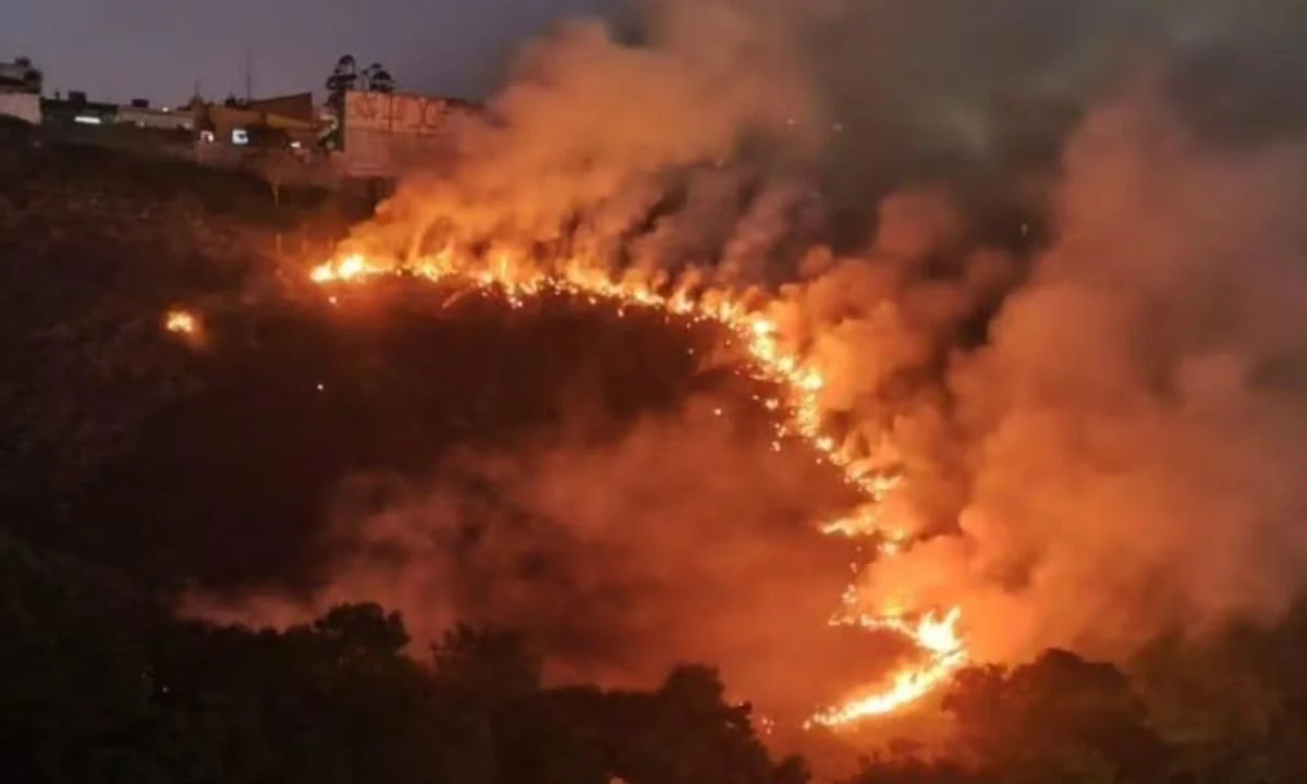 Incêndio na Vila Falchi assusta moradores de Mauá