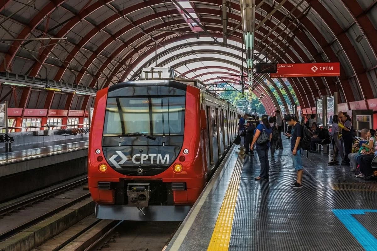 Linha 12-Safira tem falha após fim de greve