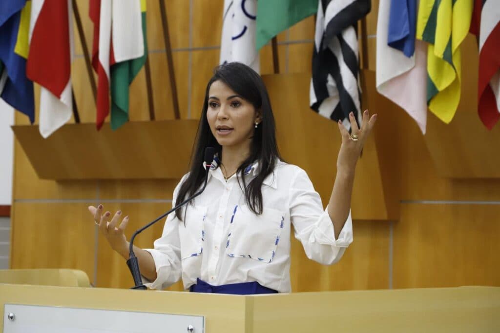 Clau Camargo anuncia candidatura à Alesp