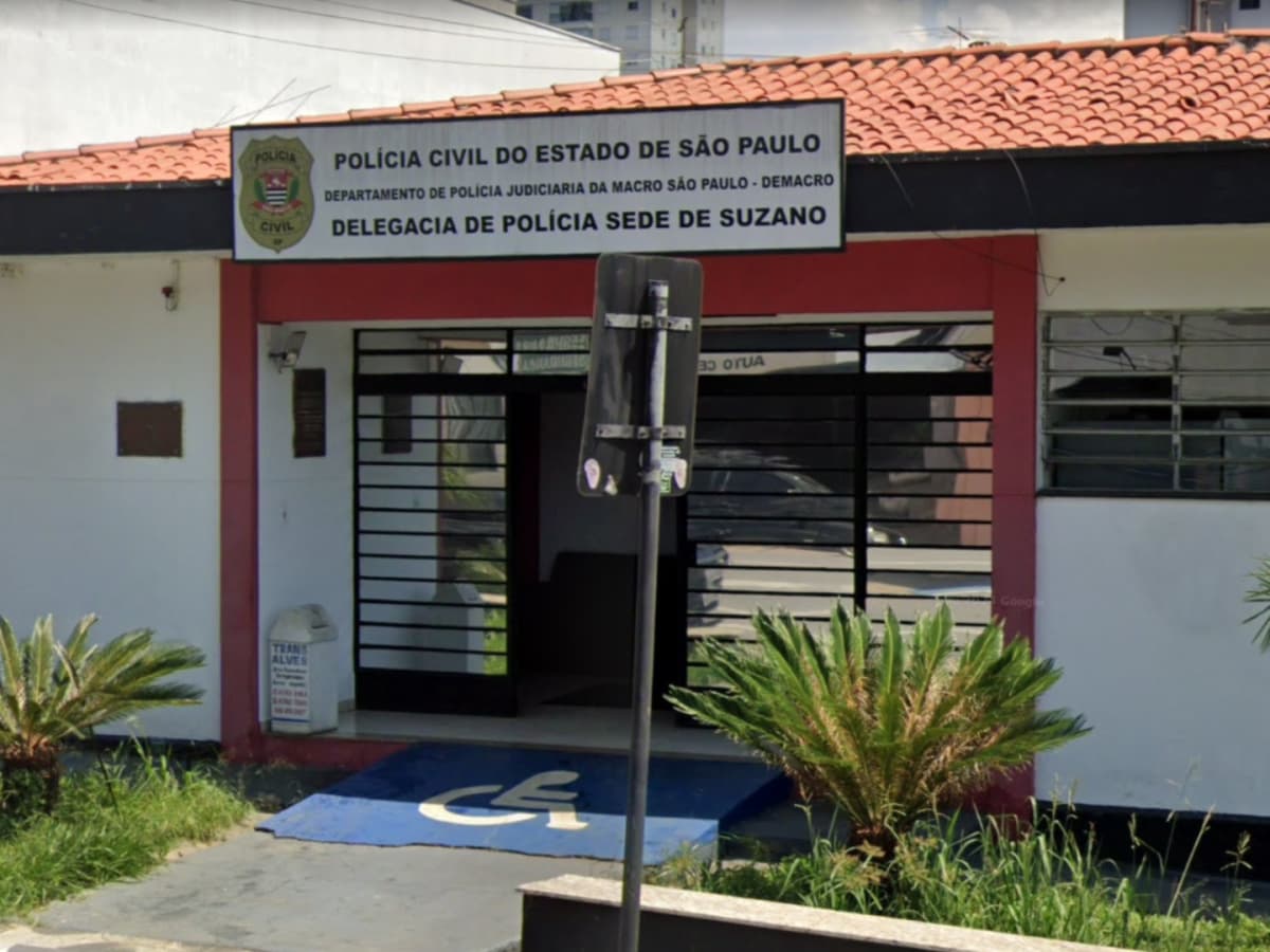 Menor dirige sem CNH e bate em ônibus em Suzano