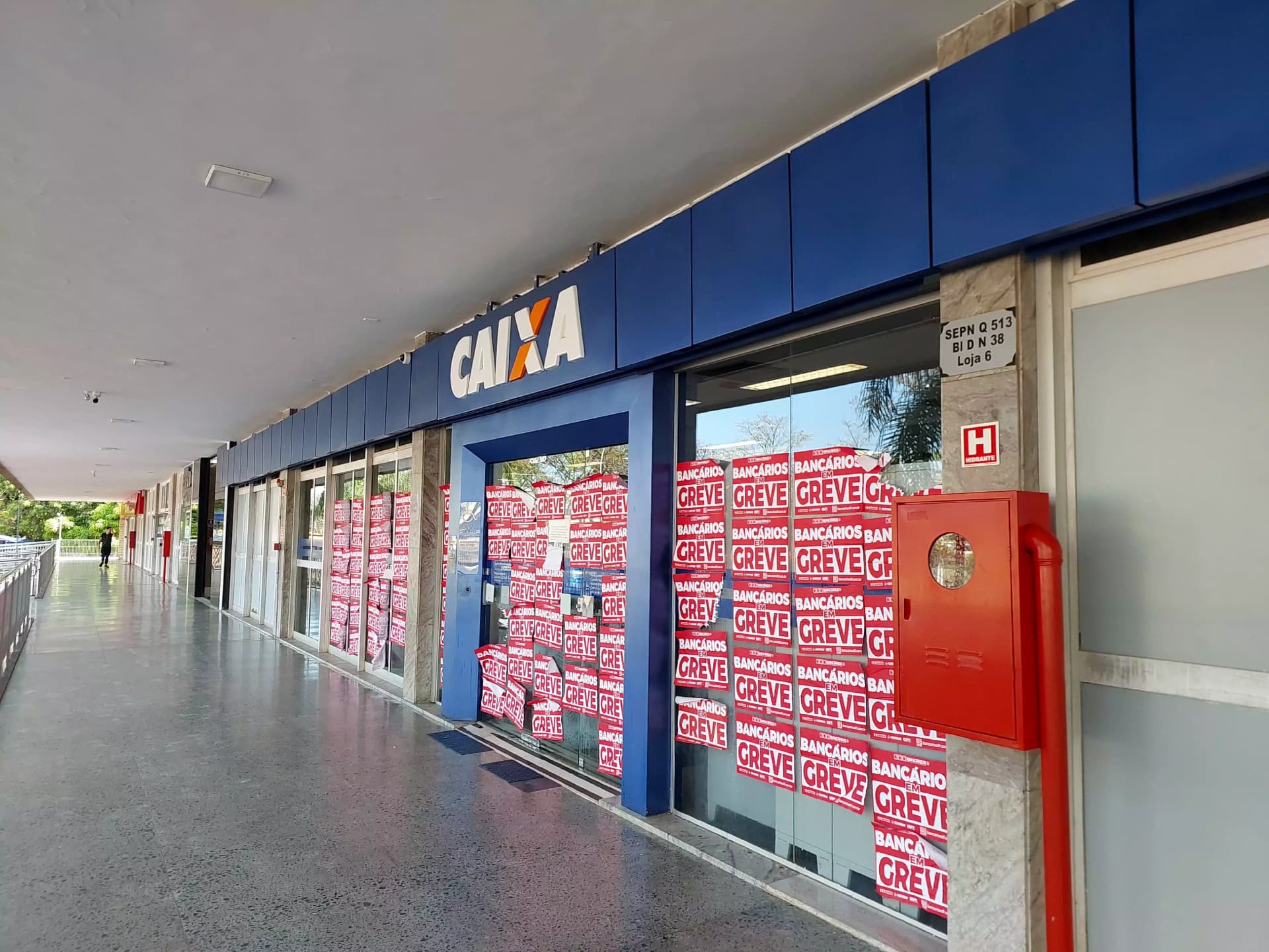 Greve da Caixa chega ao 12º dia na região