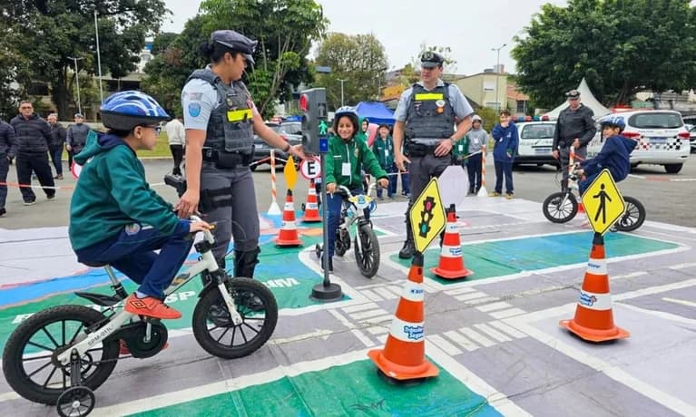 Ação educativa no trânsito em São Caetano