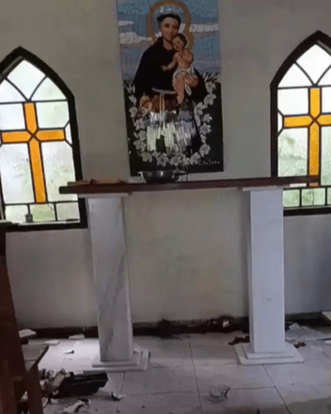 Capela vandalizada em comunidade da Baixada Santista