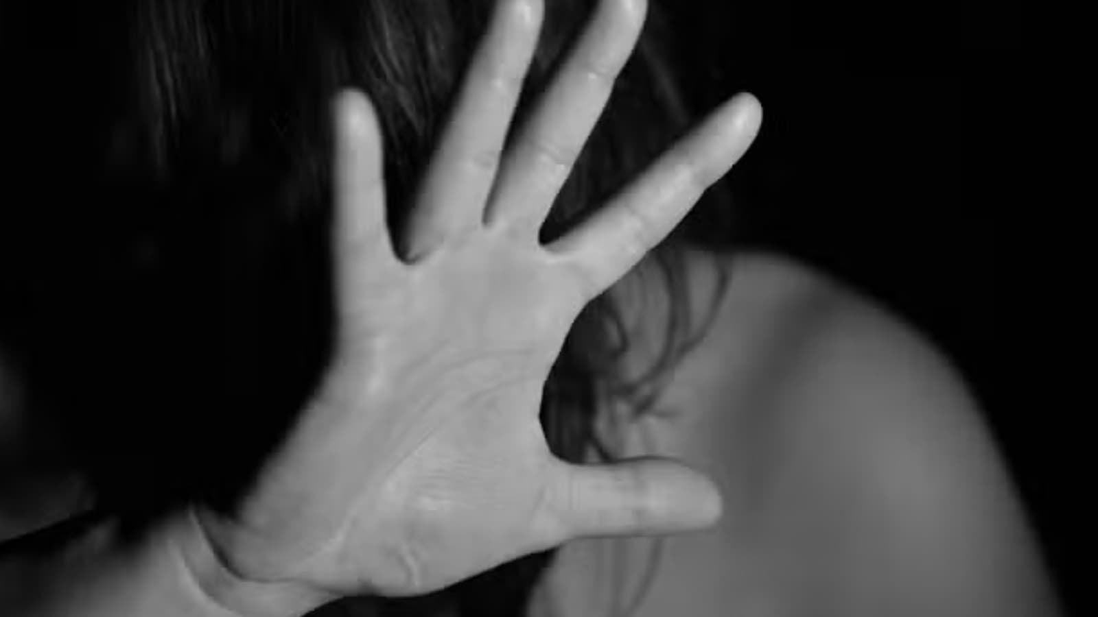 Cinco casos de violência contra mulher em série