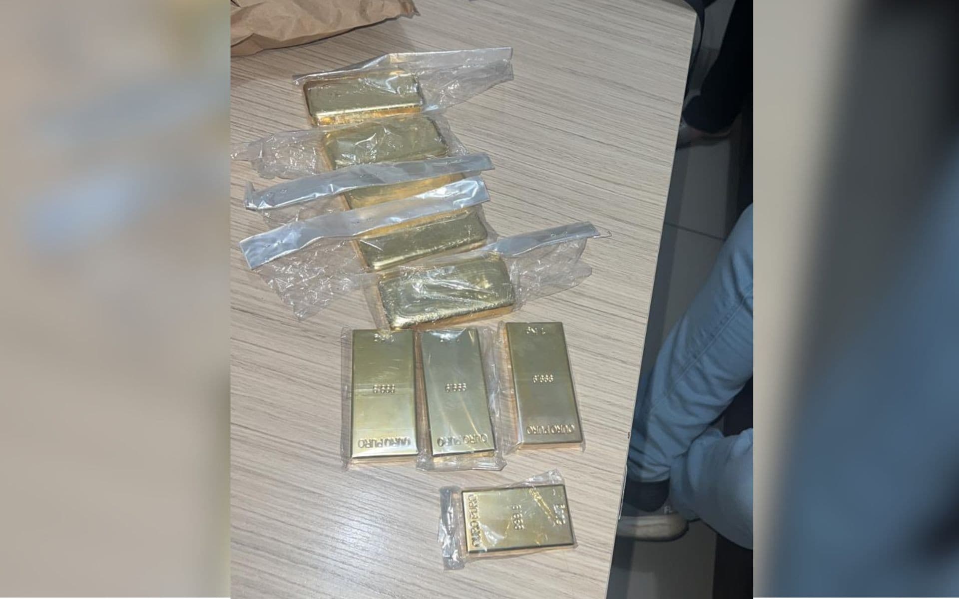 Dupla é presa por forjar roubo de barras de ouro