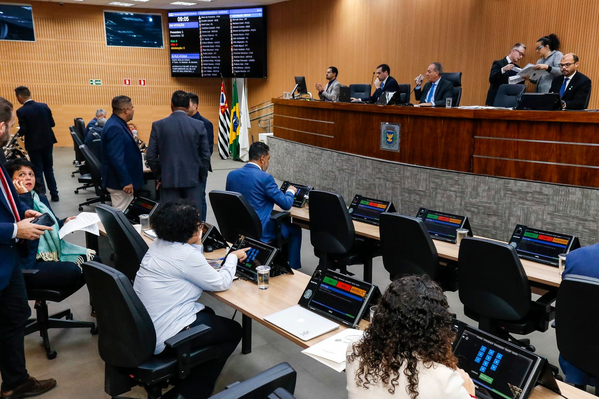 Projeto LGBT aguarda votação após pedido de vista