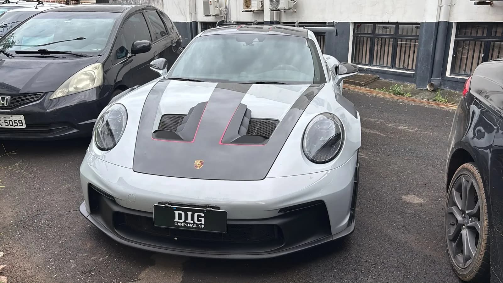 Porsche de R$ 2 milhões é apreendida