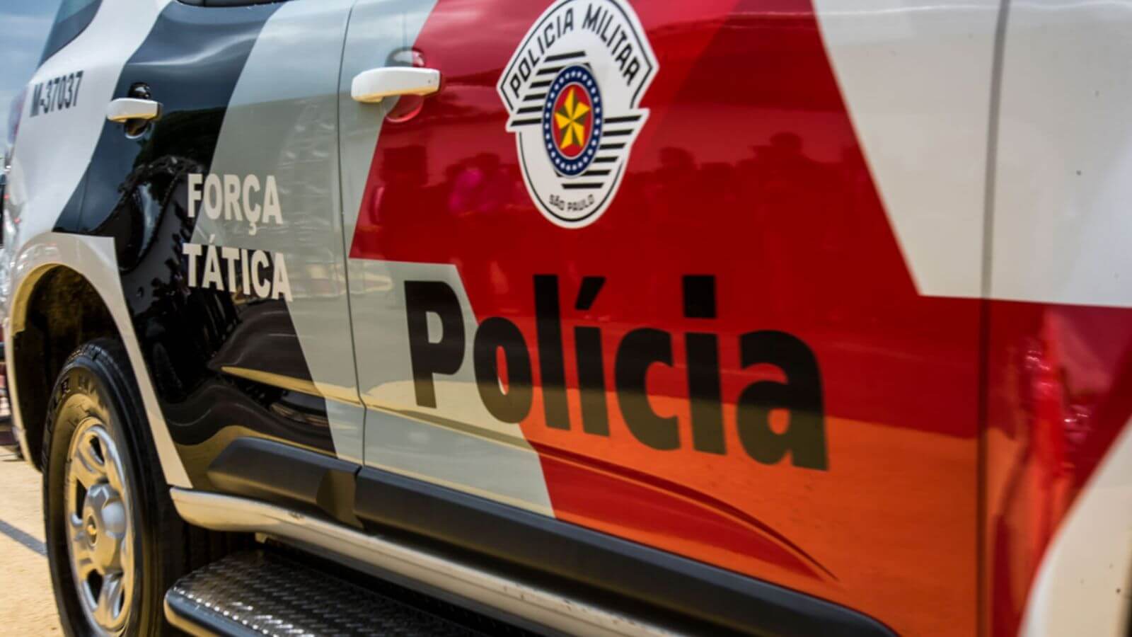 Homem é detido com 20 kg de fios em supermercado