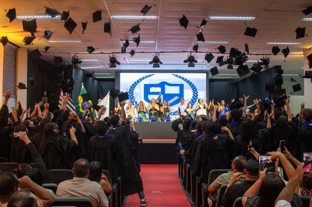 Cubatão forma cerca de 50 alunos da EJA