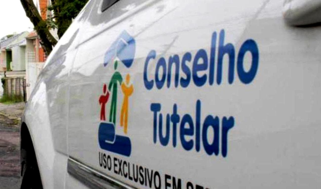 Briga no Conselho Tutelar deixa conselheira ferida