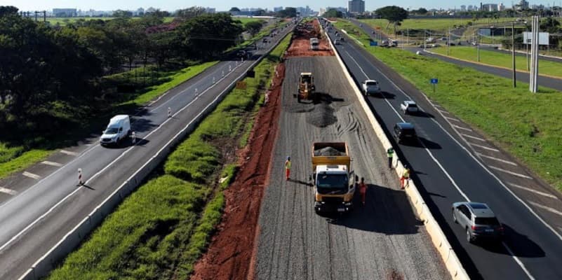 Obras na Washington Luís afetam trânsito na região