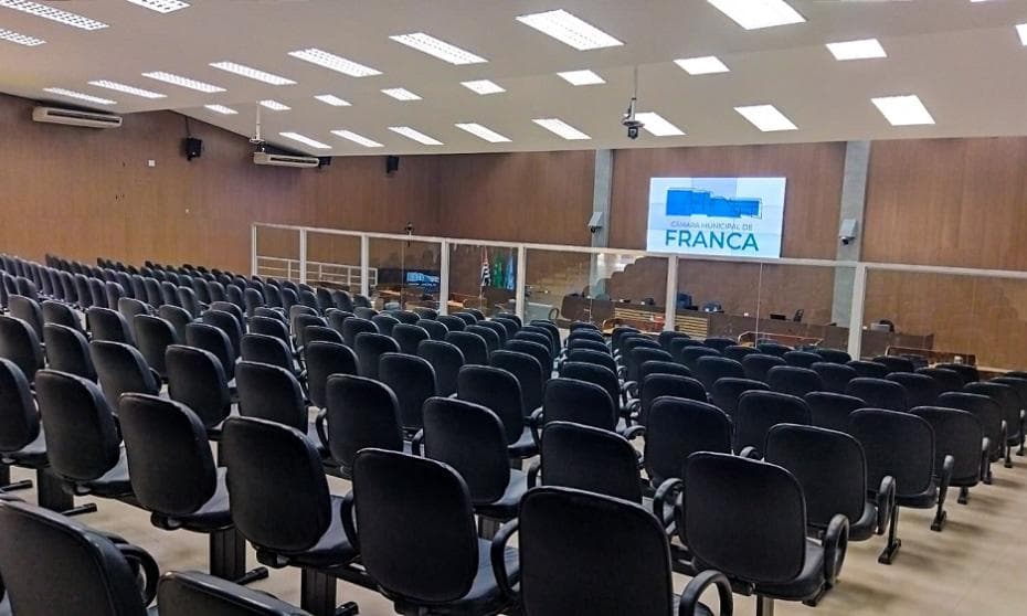 Câmara aprova prorrogação do Plano Municipal de Educação